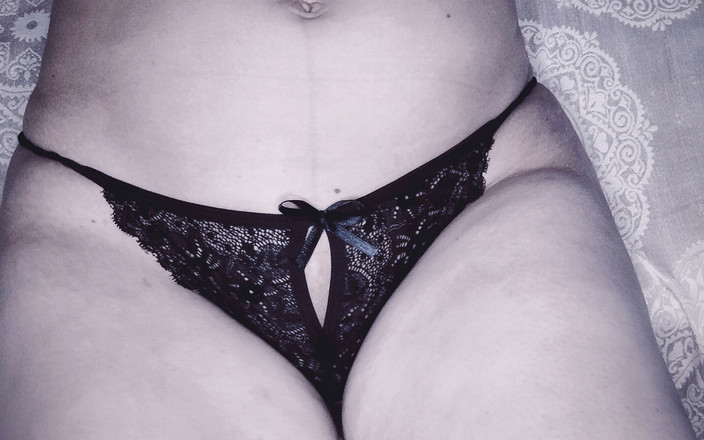 Hot Indian mommy: 보지를 애지중지하는 밀프