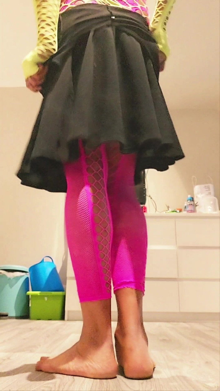 Milah CrossxxX: Obbedisco agli ordini della mia padrona come una pecorina e...