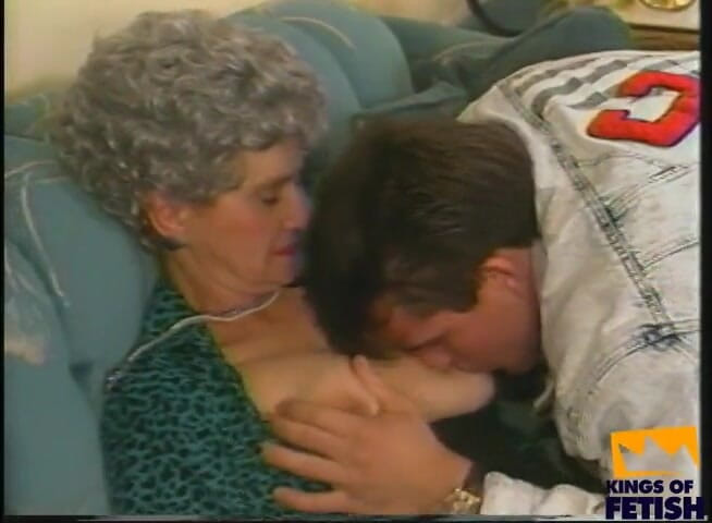 Fixed on Mature: La nonna arrapata insegna a un giovane ragazzo come sbattere...