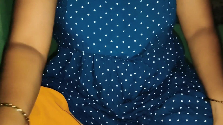 Sexy sindu: Heißes heißes küssen-video