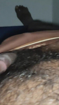 怀孕的sanjana被邻居的大胸部操并射在阴户上