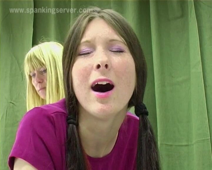 Spanking Server: Katie e cinturino d'oro classic10135
