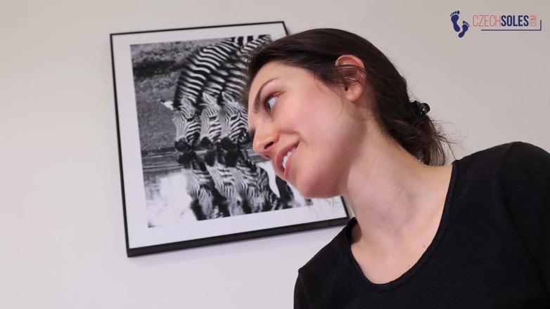 Czech Soles - foot fetish content: Tuan rumah dan puteri kaki penyewa remaja seksinya