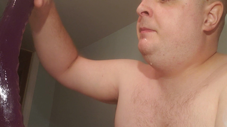 Charlieboy69: Tief in den hals dildo