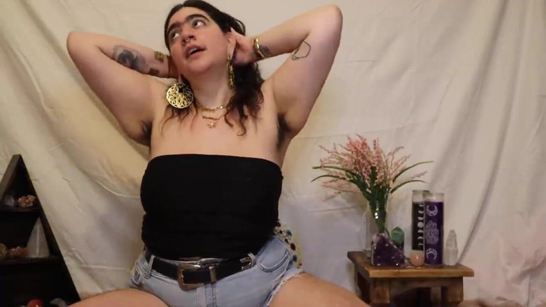 The Pits Project: Hairy goddess - Allie