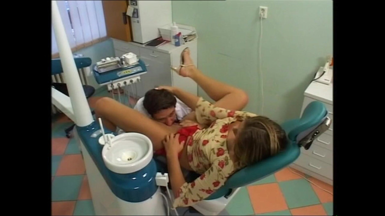 Deutschland porn: Curve nesătule călărind pula după pulă fără milă