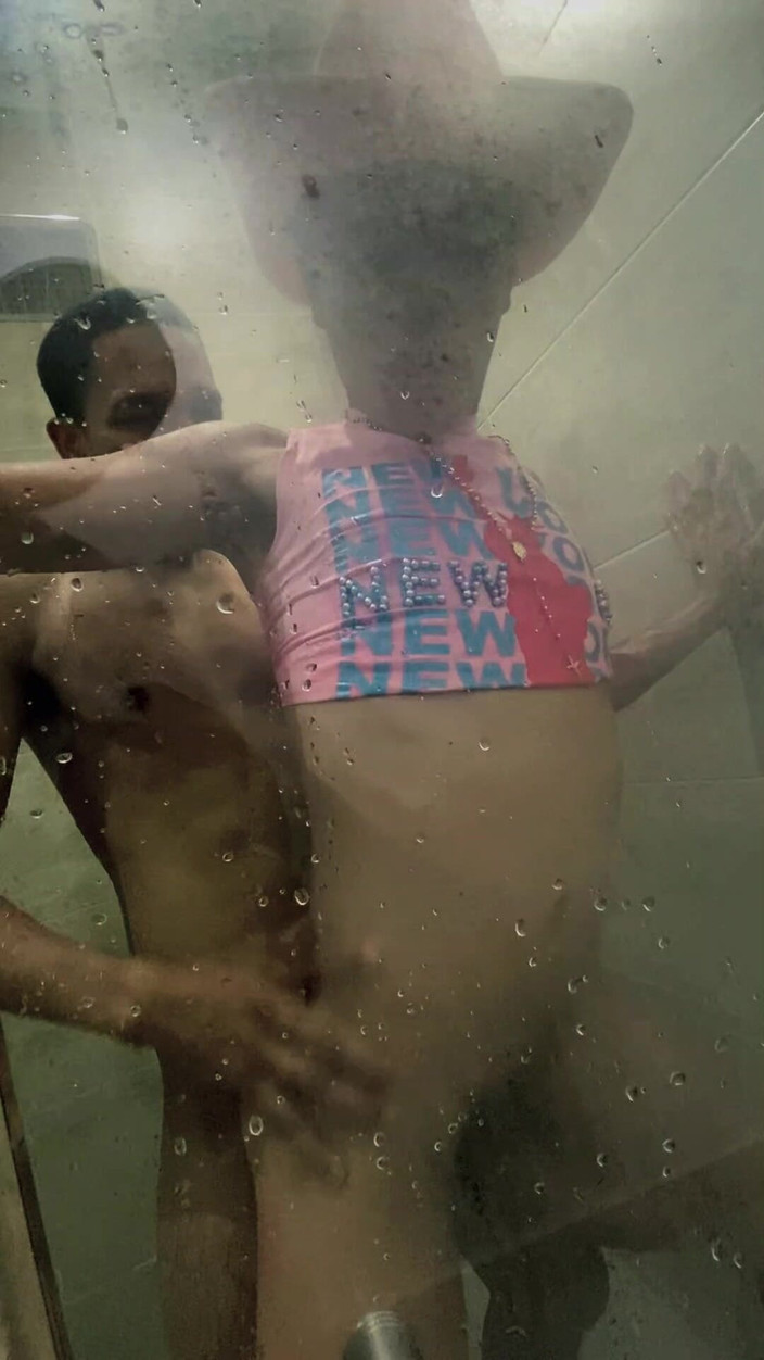 Tomas Styl: Femboy Se Fait Baiser Par Un Inconnu Dans La Salle...