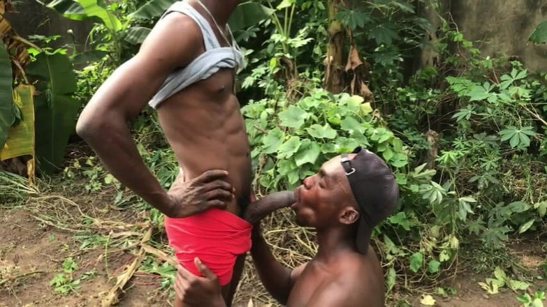 Sexydaddy: Rolníci, kteří mají sex na farmě, si navzájem kouří