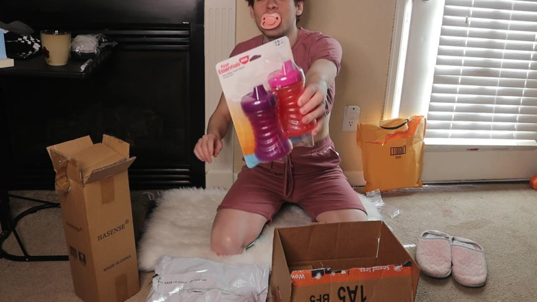 Little Fenne: Littles ASMR opening birthday presents with Little Fenne