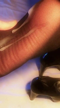 Der nylon-footjob