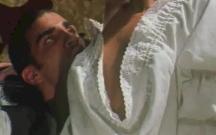 Inhonorof porn: Hembiträden och mästaren en hemlig sexhistoria