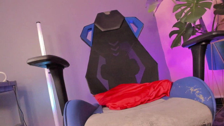 Bella Duval: Pilota Arrapato Torna a Casa Con Il Cazzo Duro