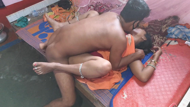 Sobha rani: Prima dată când soția indiană face schimb de sex. Fute-o...