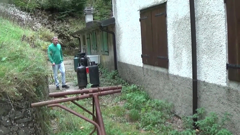 King Of Amateur: Nakładanie się dwóch dojrzałych dziwek na zewnątrz