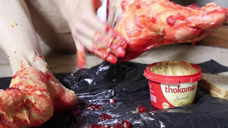 Gianna: Erdnussbutter, Gelee und fußfetisch-fantasie