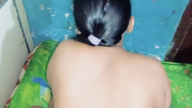 Sexy_girl_nehu: Suri rumah desi kongkek dubur pertama kali dalam video kongkek...