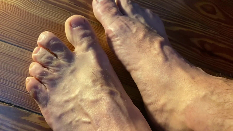 Placer_macho: 仕事が終わって足が疲れ果てて...