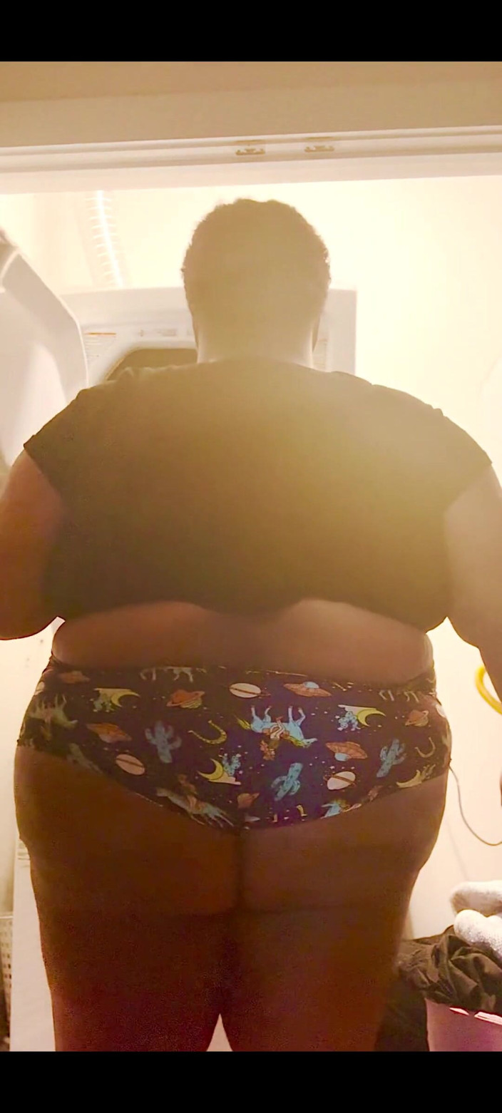 Monique Starr: Você pega sua quente, alta, gordinha, ébano, madrasta lavando roupa de...