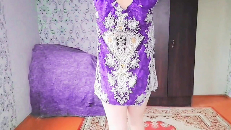 Kitty_Cross: 完璧なお尻と笑顔でワイルドに遊ぶ美しいシシー