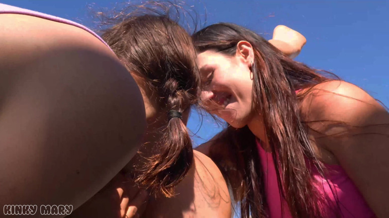 Kinky mary: Duas Vagabundas, Rim Profundo, Sua Bunda E Bolas Na Cadeira...