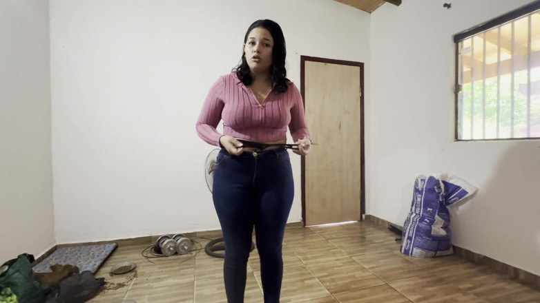 Sashasweet: Enteado gozando nos peitos da madrasta