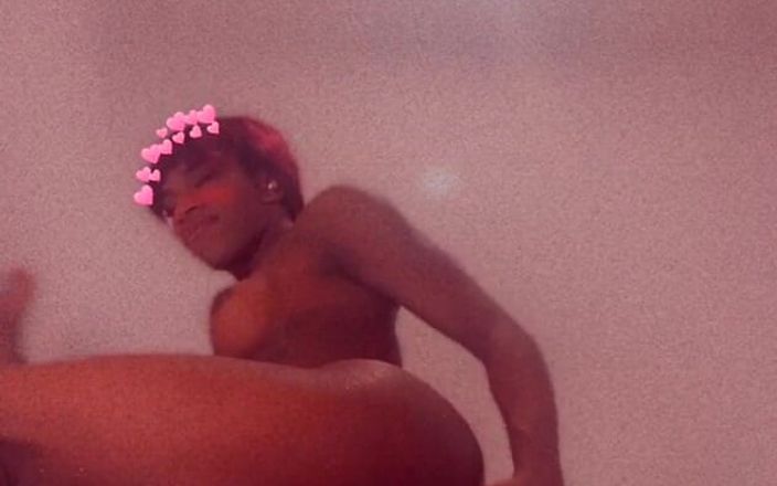AJ180: Aj180: aku pengen banget dientot, tapi dildo ini bantuin