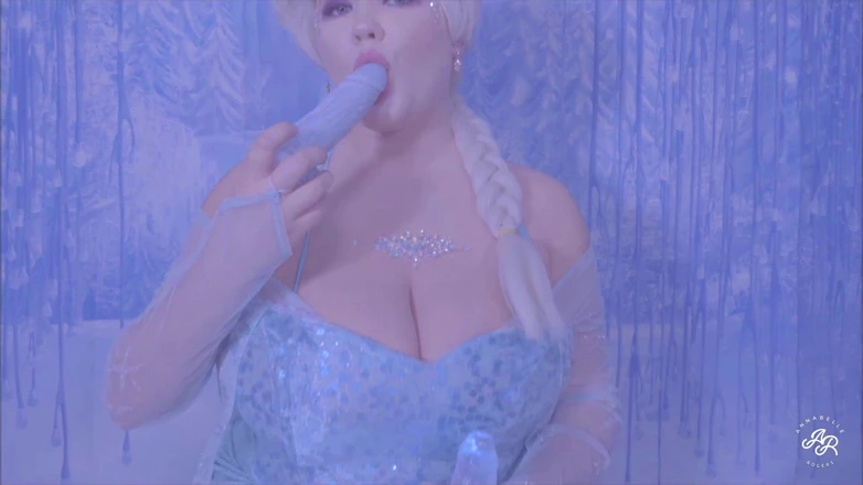 Annabelle Rogers: La tettona elsa
