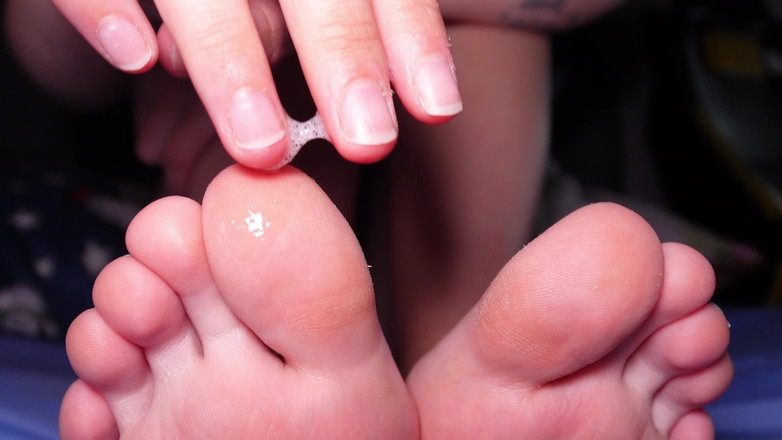 AmayaMori: Dívka dělá foot fetiš