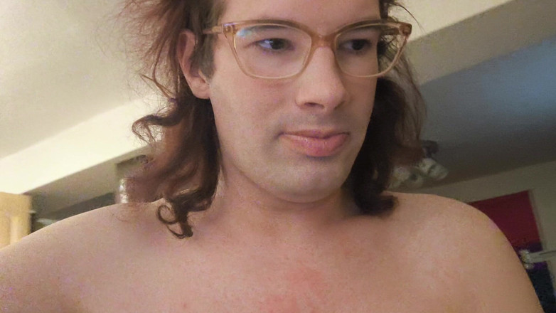 JanineLang: Saya membuang sampah telanjang (tetangga menangkap saya)