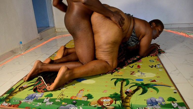 NACKME_PRODUCTION: Olgun iri güzel kadın kraliçe vusi köy tarzı masaj seansı...