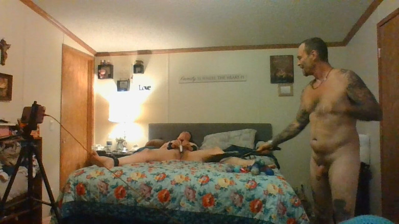 Satin Lady: Satin Lady permette a Jrock di giocare con i giocattoli.