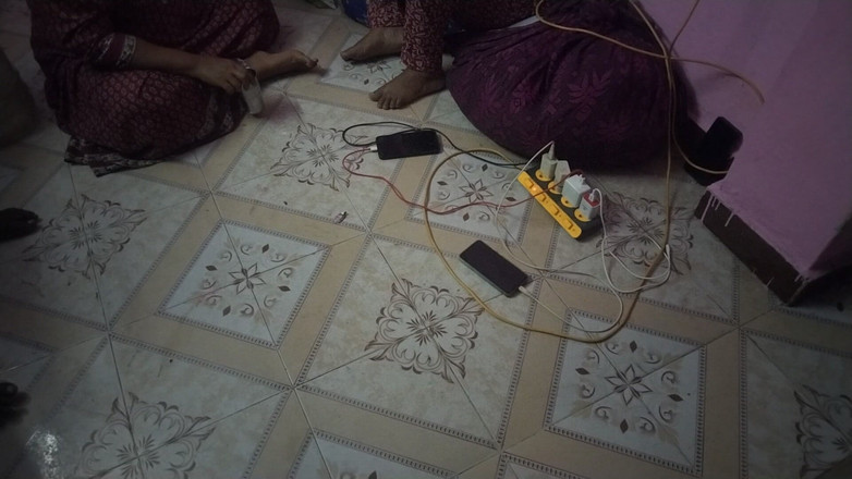 Tamil lesbian: Cewek tamil india lagi ngomong jorok di rumah