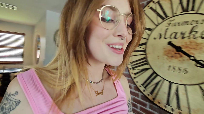 Danny Dirt: Bratty Little Stepsis dinganga pantatnya