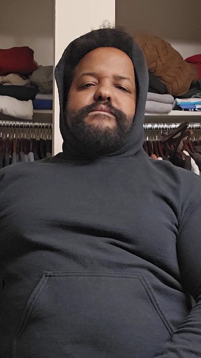 Eddie Venezuela: Dicker bärtiger stiefvater bläst ladung durch schlafanzug-hosen
