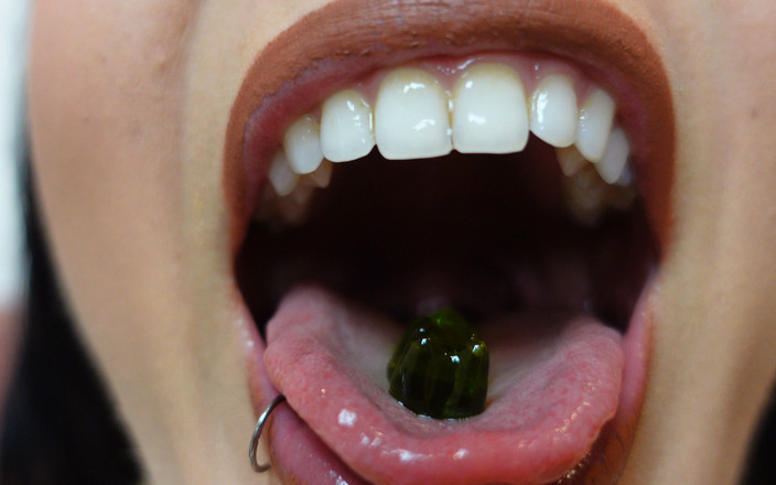 Anitta: Pohltnte obryně fantasy