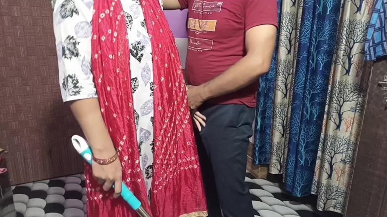 Pyaripooja22: The Land Lord Catches and Fucks the Beautiful Maid in...