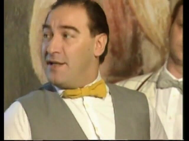 Group Bang: Ministr a jeho rady Disuss overcharge ceny vlněné tkaniny z...