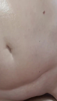Sudut pandangan pertama kongkek dan creampie - MILF berminyak
