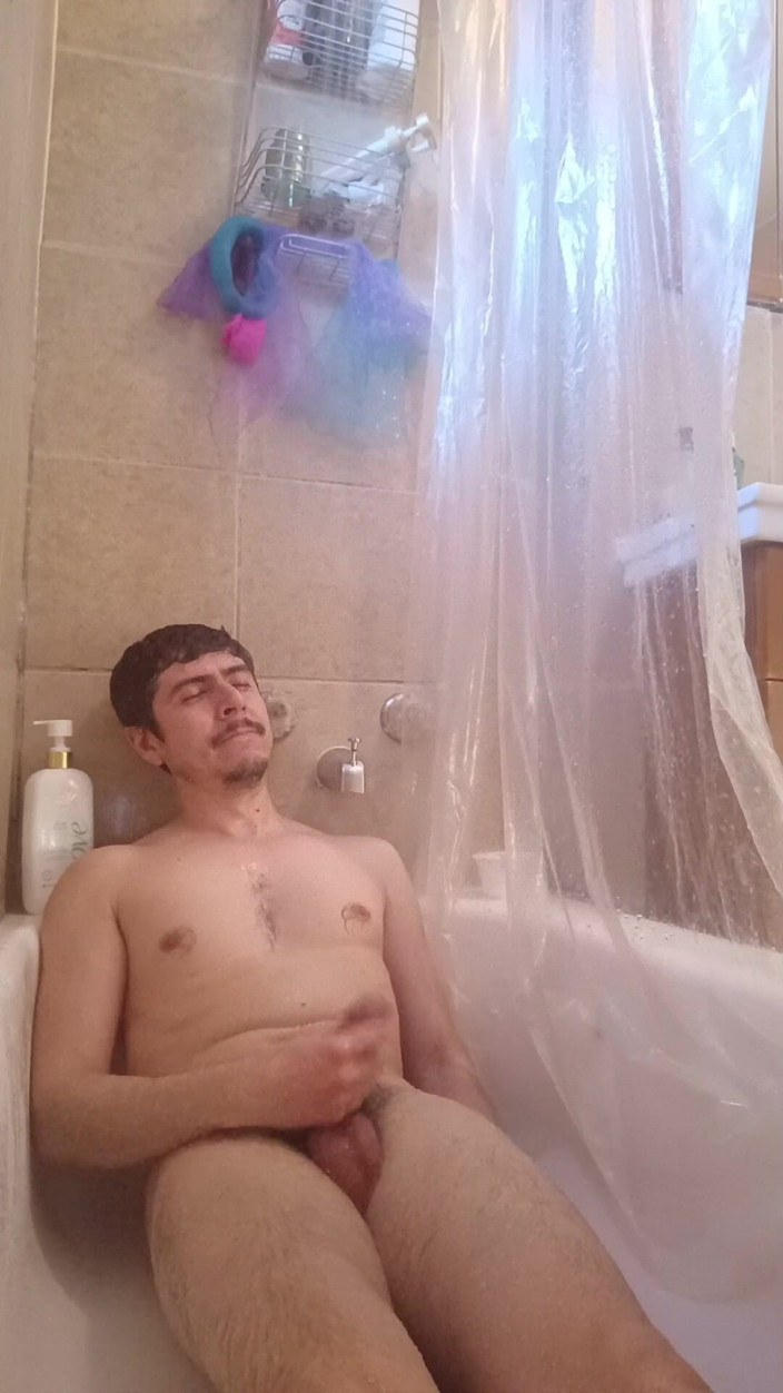 TabascoJake: Przystojny mężczyzna eksploduje grubą spermę w wannie
