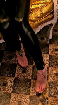 Miss Alessa Milano Crushing Feeding Foot Shoe Pembersihan Ludah