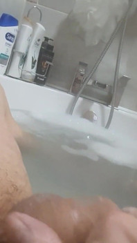 Už jste někdy přemýšleli, jak tvrdě se dostanu během své zábavné koupele