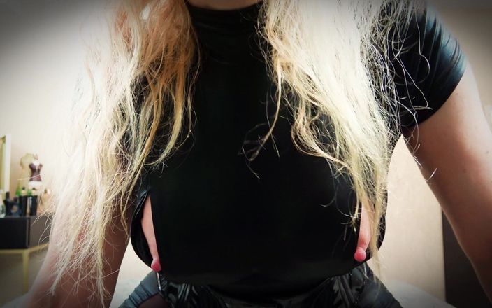 Goddess Celine: Dominacja cipki