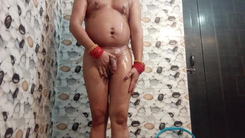 Nikita sharma: Transgender seksi yang cantik di kamar mandi