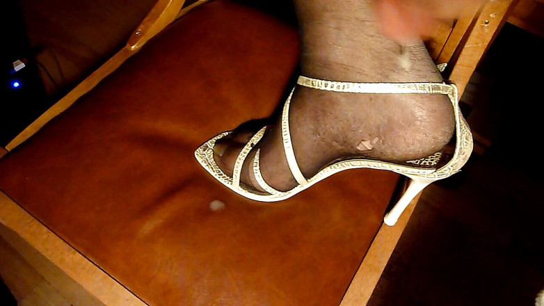 E-Werk 2000: Follando los calcetines de nylon de mi esposa: qué desastre