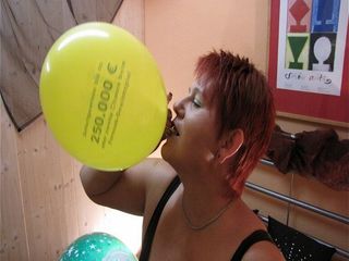 Anna Devot and Friends: Annadevot - beste Ballon-action