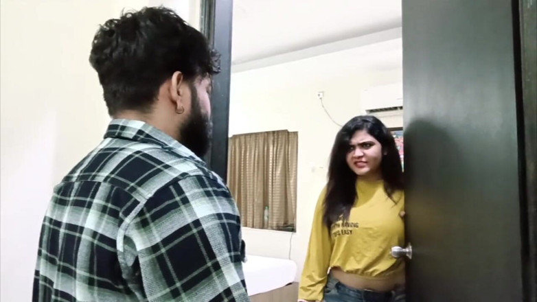 Anjalisingh_sexy: 一个德西家庭主妇屈服于她的前男友