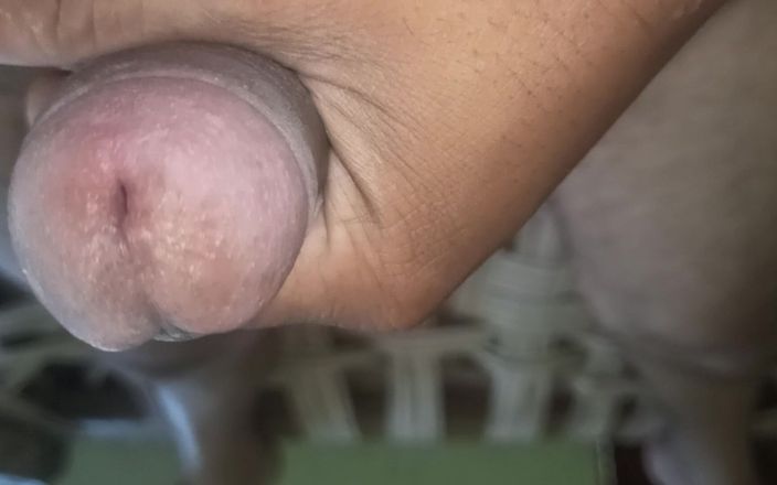 Deepak1989cage: Bra dan panty me bhabhi ko dekh kar land khada