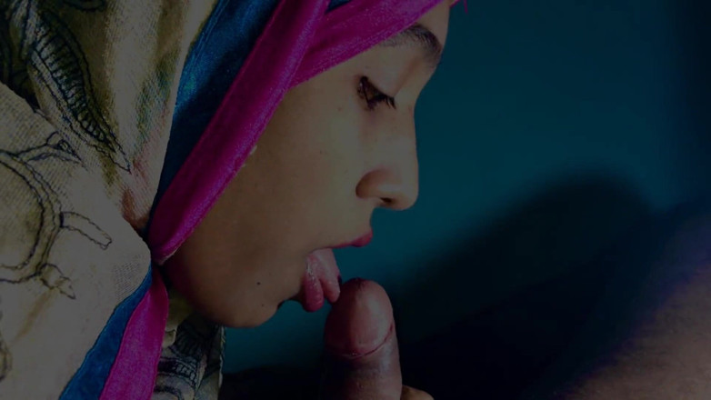 Immfuck: Desi indienne musulmane en hijab, gorge profonde colorée, facefuck