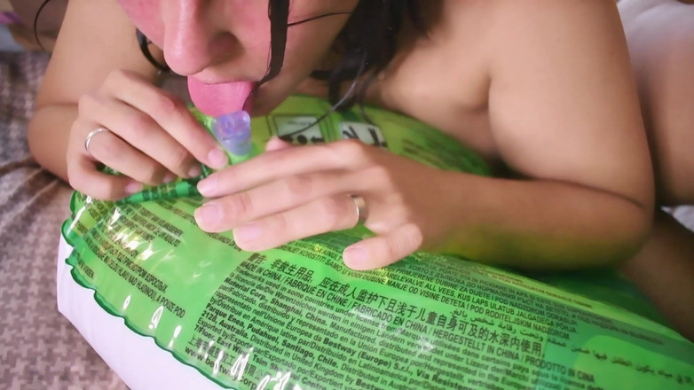 Bunny Looner: Мокра їзда на моїй надувній черепахі після басейну - bunny looner