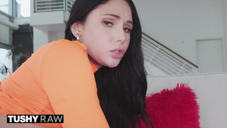 Tushyraw: TUSHYRAW - Ariana Marie se fait sodomiser à un moment de sa...